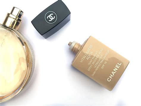 chanel perfection lumiere teint fluide|Chanel vitalumière aqua foundation.